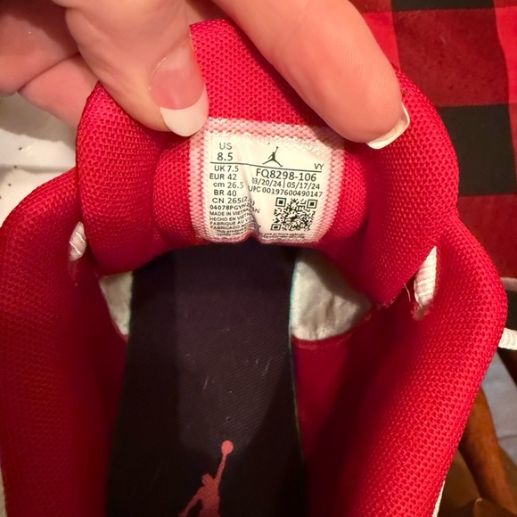 Jordan Max - Picture 4 of 6